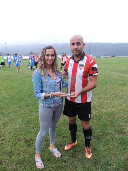 El equipo infantil se gusta en su estreno con VICTORIA Y TROFEO (4-2 al Vegadeo)