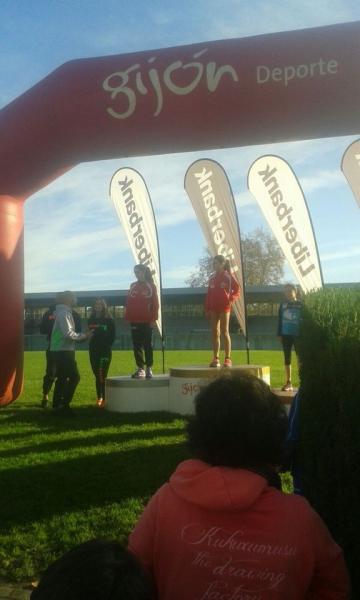 Ainara y Aleix conquistan Narón ganando los 60, 500 y 3000. Atletismo. Trofeo Ciudad de Narón