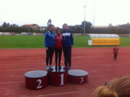 Ainara y Aleix conquistan Narón ganando los 60, 500 y 3000. Atletismo. Trofeo Ciudad de Narón