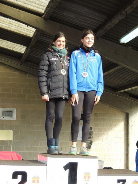 Las Balas del Maderas Barcia Lourenzá desafiaron al hielo en el II Cros de As Pontes. Título para Carmen Garcia, Subcampeonatos para Henar e Ian Méndez y Bronce para Ana Vallines. 4º puesto alevín para Emma y 5ª Lourdes García. Enhorabuena. Seguimos!!!