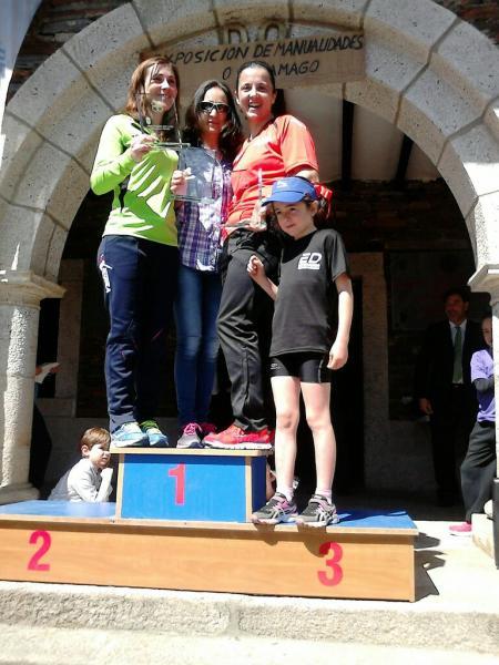 OS ATLETAS DAS ESCOLAS E A SECCIÓN DE ATLETISMO LOURENZÁ PARTICIPARON NA CARREIRA POPULAR DO VIÑO DE QUIROGA E NA POPULAR DO AUGARDENTE DE PORTOMARÍN