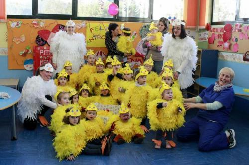 EL PUNTO DE ATENCIÓN A lA INFANCIA MENIÑOS CELEBRÓ EL CARNAVAL CON UN DESFILE Y UNA MERIENDA.