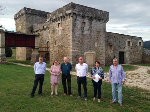 O GOBERNO MUNICIPAL ACLARA QUE TODAS AS SÚAS ACTUACIÓNS PARA A CONSTRUCIÓN DO CENTRO DE INTERPRETACIÓN DOS PAZOS EN TOVAR FORON LEGAIS, SEN REPAROS POR PARTE DA SECRETARIA INTERVENTORA DO CONCELLO
