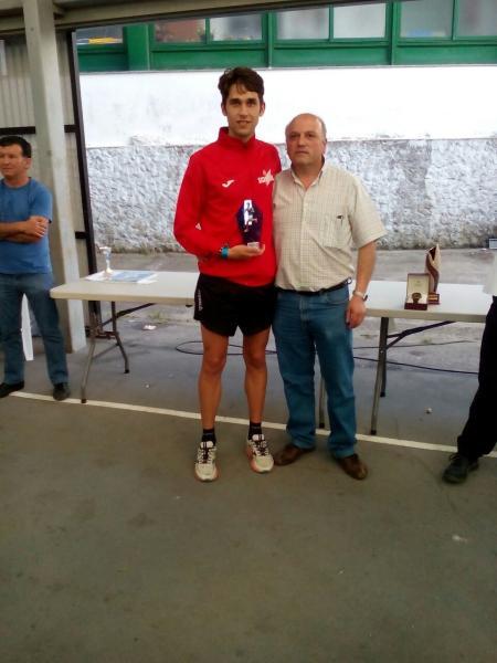 CHOIVA DE TROFEOS NA POPULAR ASTURIANA DE VALDEPARES