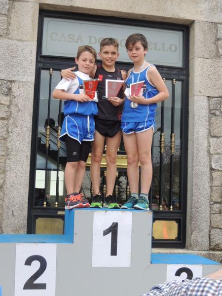 Trofeazo na carreira absoluta de Friol para as nosas guerreiras Cadetes con un 3º posto por equipos (Ana, Mariña, Uxía, Carme e Marta)!!! Ademáis, títulos individuais para Manu Rguez. en infantil e Hugo López en alevín máis un bronce para Henar !!!