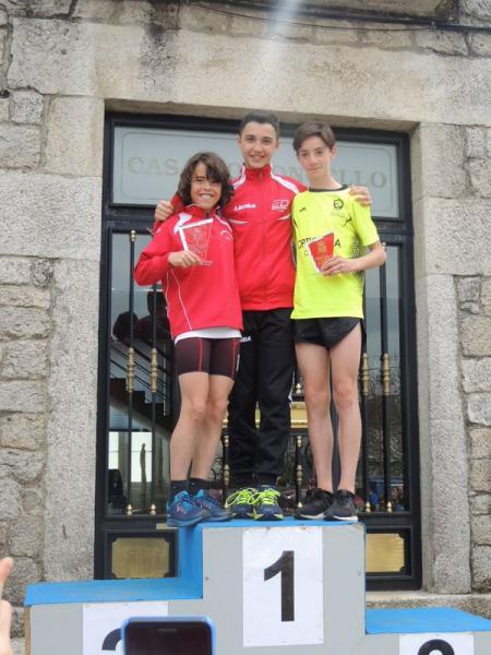 Trofeazo na carreira absoluta de Friol para as nosas guerreiras Cadetes con un 3º posto por equipos (Ana, Mariña, Uxía, Carme e Marta)!!! Ademáis, títulos individuais para Manu Rguez. en infantil e Hugo López en alevín máis un bronce para Henar !!!