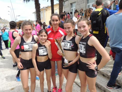 Trofeazo na carreira absoluta de Friol para as nosas guerreiras Cadetes con un 3º posto por equipos (Ana, Mariña, Uxía, Carme e Marta)!!! Ademáis, títulos individuais para Manu Rguez. en infantil e Hugo López en alevín máis un bronce para Henar !!!