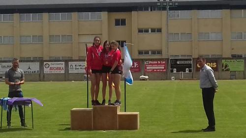 Ainara Rguez., raíña de Galicia dos 600 lisos con unha nova medalla de ouro. Bronce ademáis para Uxía Salvatierra nos 1500 obstáculos!!!