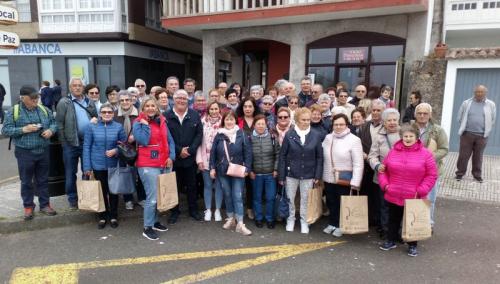 MEDIO CENTENAR DE  VECIN@S DE LOURENZÁ PARTICIPARON EN UNA EXCURSIÓN A MUXÍA Y A LAS CASCADAS DEL ÉZARO ORGANIZADA POR EL AYUNTAMIENTO