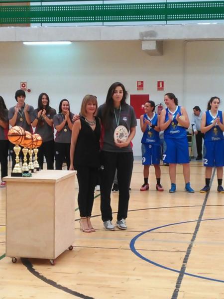  O Morangrupo Lourenzá, CAMPIÓN do TORNEO NACIONAL DE PIÉLAGOS (CANTABRIA). PALOMA DORDA, MVP